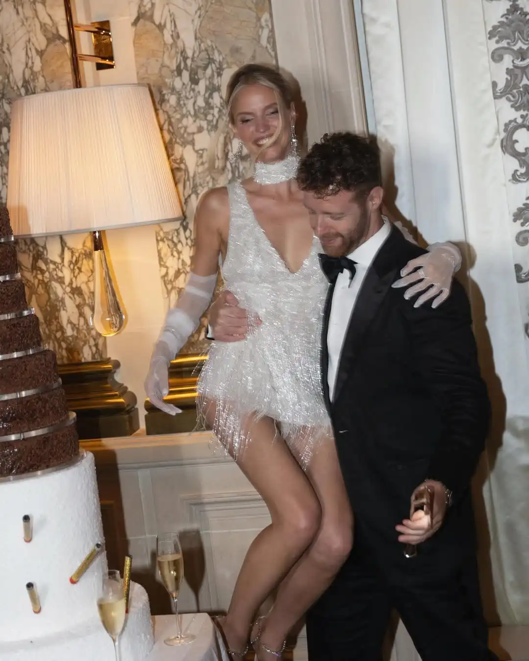 Мини-коктейльные платья Ofherown с блестящими кисточками, роскошные короткие платья для выпускного вечера с глубоким v-образным вырезом и бисером, свадебные платья выше колена с колье