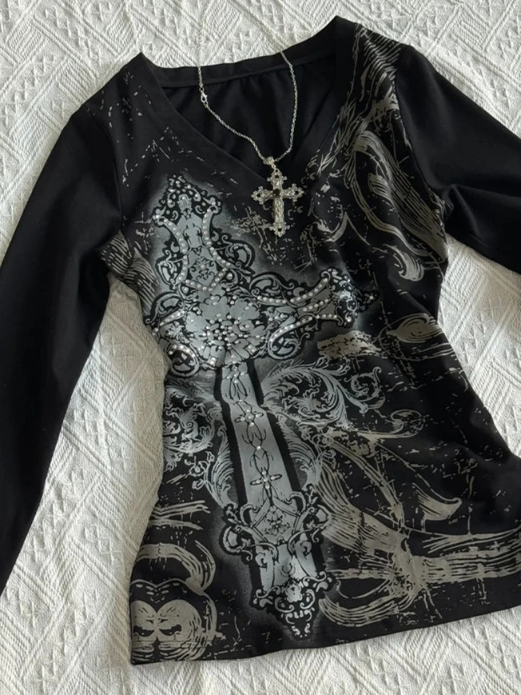 Y2K Gothic black printed T-shirt female American retro spring new V-neck long sleeve waist slim top