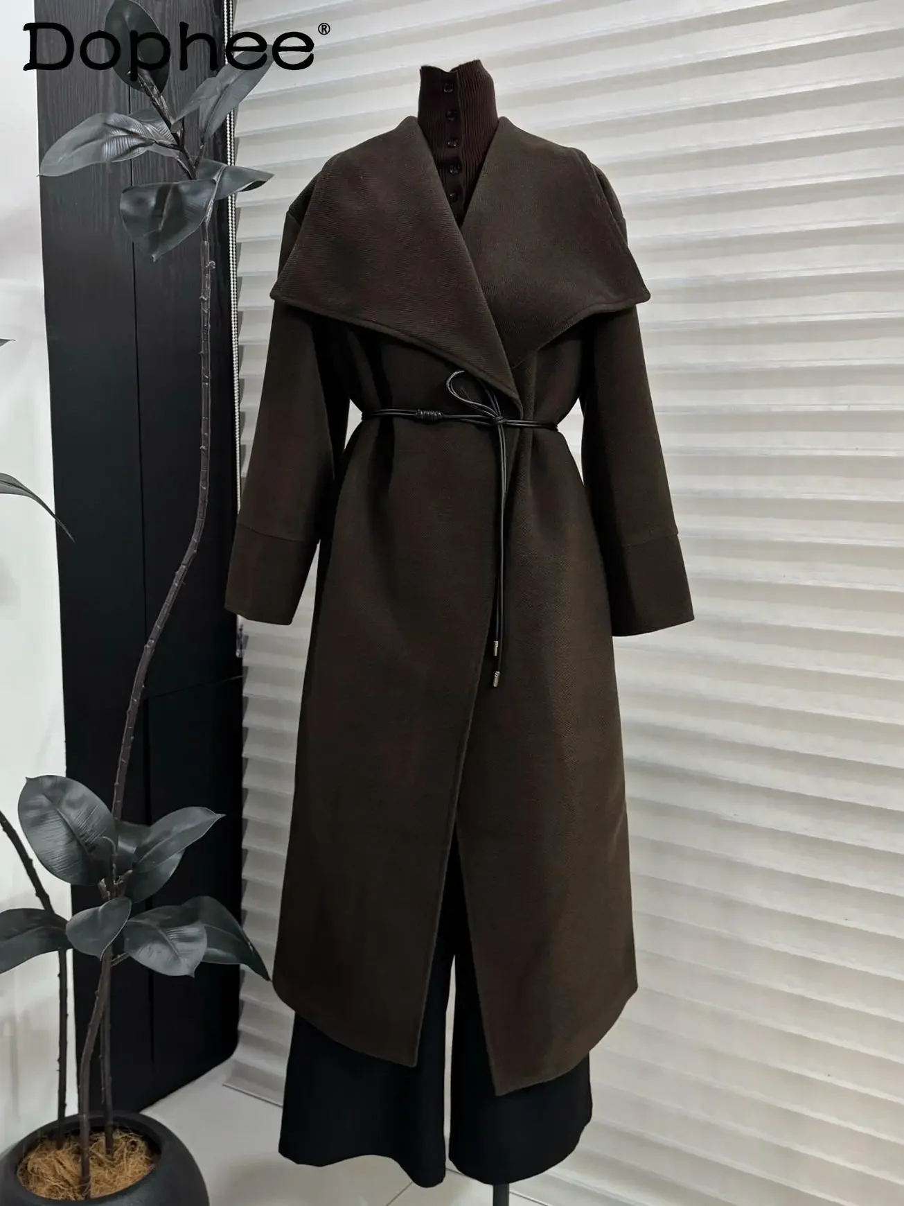 

2024 Autumn and Winter New Retro High-end Temperament Large Lapel Collar Cotton Thickened Long Coat Women Commuter Style Jacket