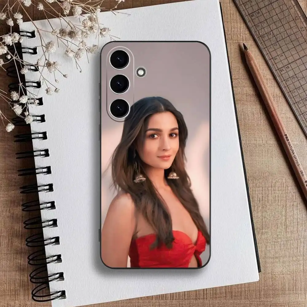 حافظة هاتف A-Alia B-Bhatt Gangubai Role لهاتف سامسونج جالاكسي A73,A72,A71,A70,A53,A52,A51, غطاء أسود من السيليكون الناعم #3