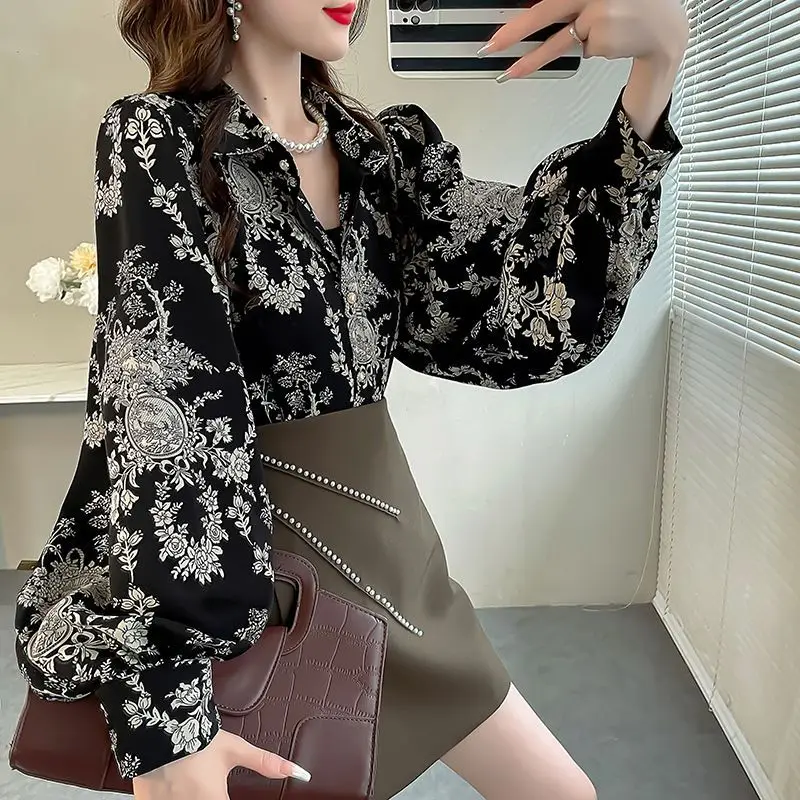 Autumn New Style Shirt for Women Fashionable and Slimming Lantern Sleeve Shirt Design Stylish Printed Top