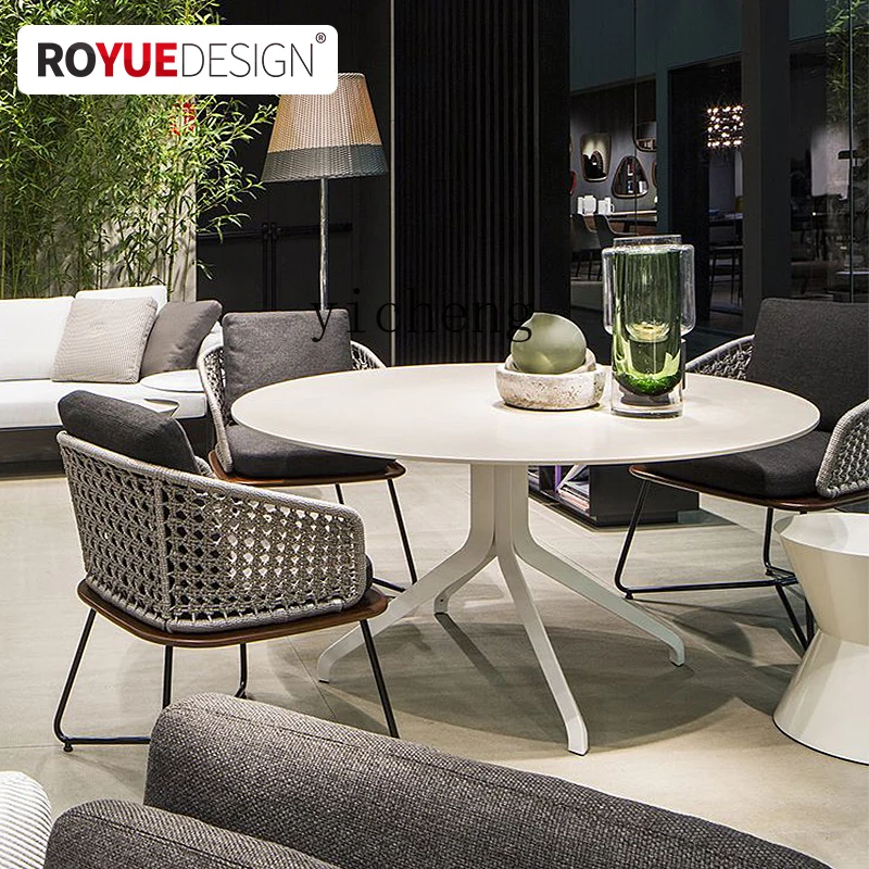 Zz طاولة وكرسي خارجي فناء B & B قسم المبيعات طاولة خارجية وكرسي في الهواء الطلق شرفة الفندق كرسي الروطان الترفيهي