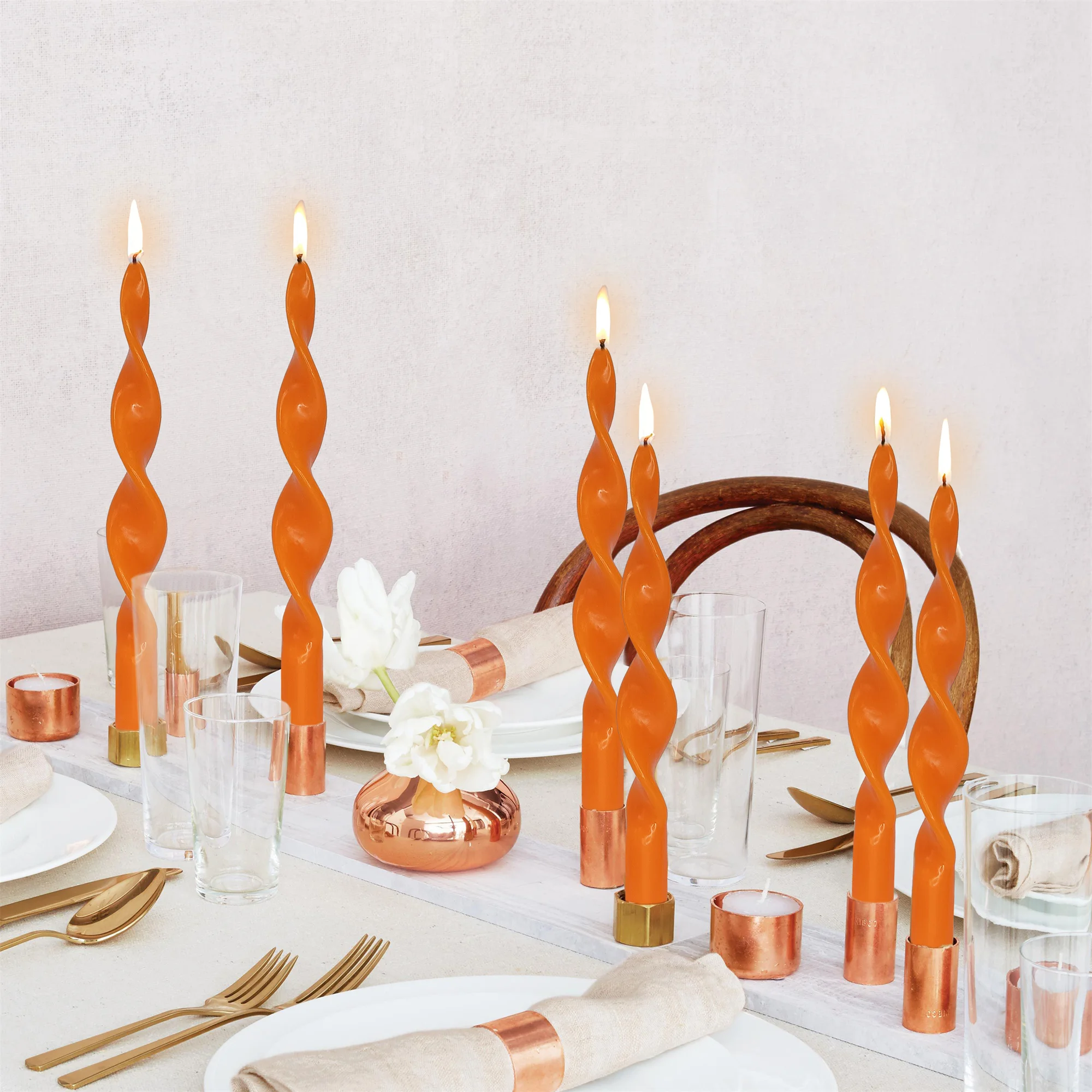 Candela di paraffina arancione da 4 pezzi da 10 pollici senza fumo, candela a spirale inodore Halloween all'interno e all'esterno candela per decorazioni per la casa dello stesso colore