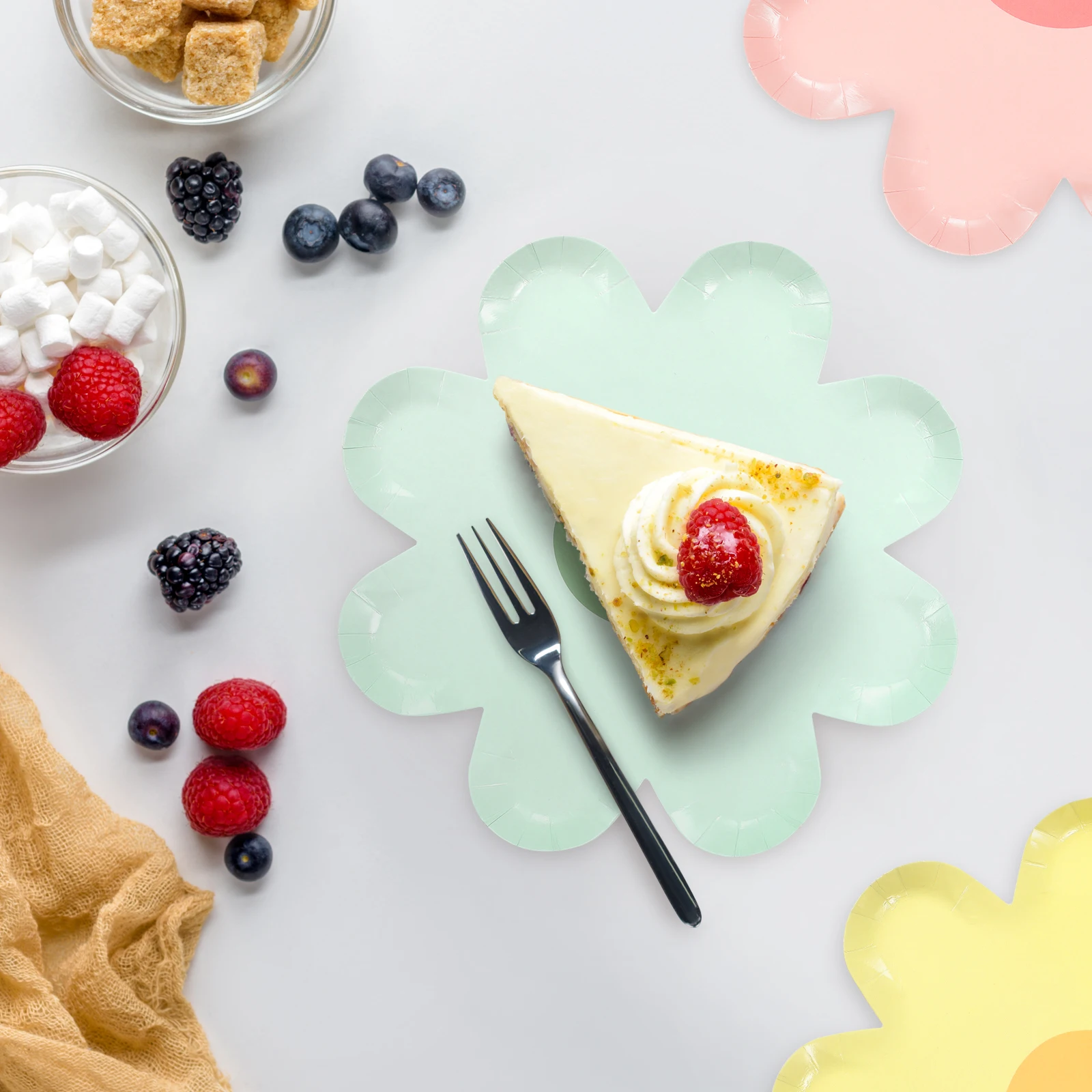 

40pcs Disposable Flower Plates Party Dinnerware Daisy Colorful Cake Plates Lightweight Easy Use Parties Families Excellent