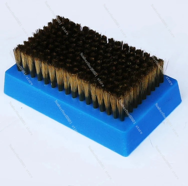 Copper wire brush with plastic handle 0.076 wire diameter