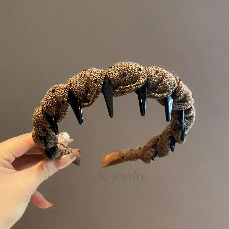 

Korean Version Dongdaemun New Coffee Color Dot Teeth Anti-Slip Hairband Women Fashion Exquisite High Skull Top Outgoing Hair Cli