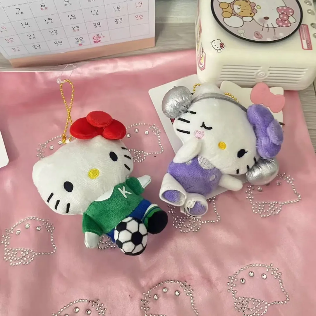 Nuevo dibujos animados Anime Sanrios 50 aniversario limitado auriculares de fútbol Panda Hellokitty colgante de felpa Kawaii bolsa muñeca llavero regalo