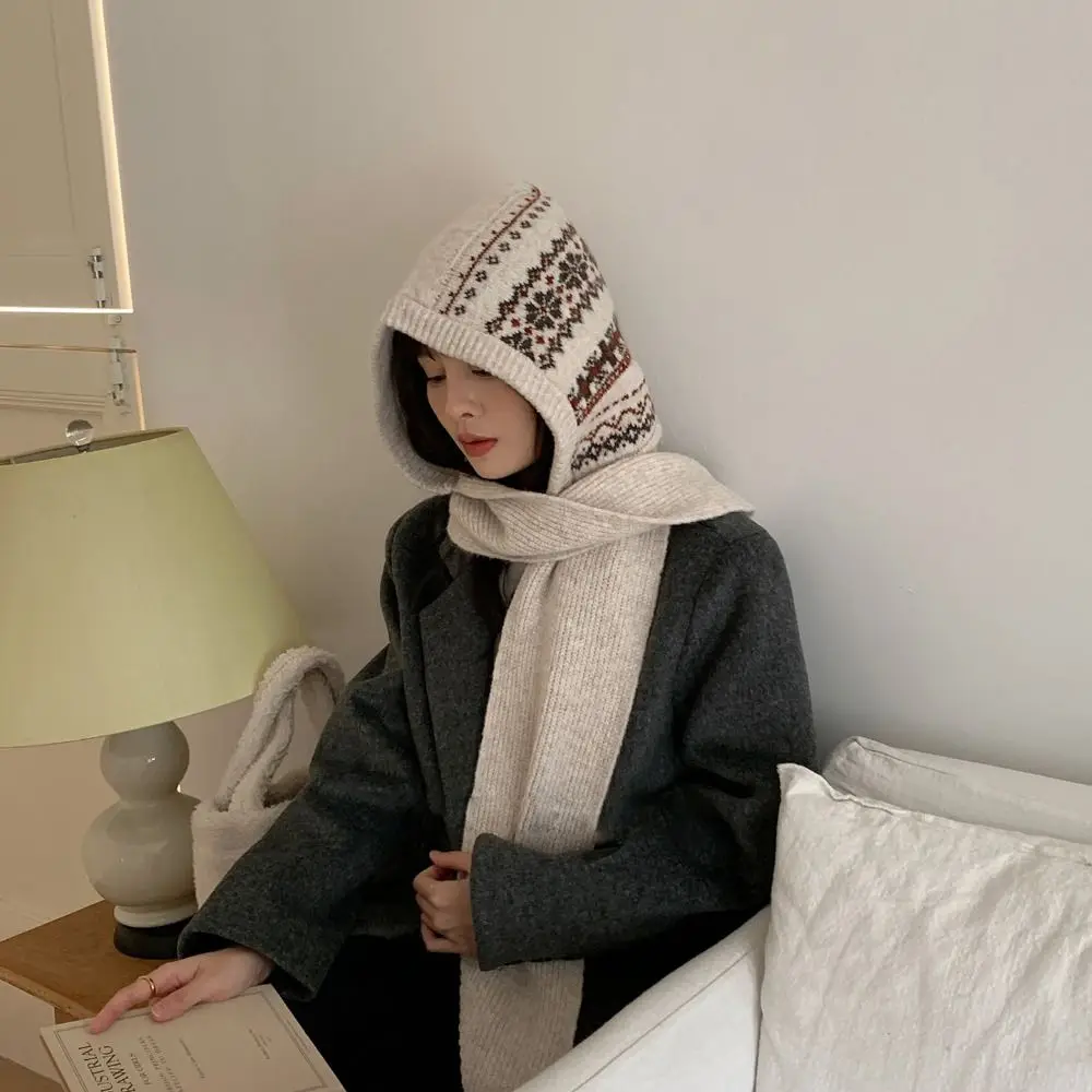 Topi Pullover Lucu Topi Balaclava Jacquard Topi Rajut Merah Gaya Fair Isle Topi Pelindung Telinga Hangat Tahan Angin Luar Ruangan