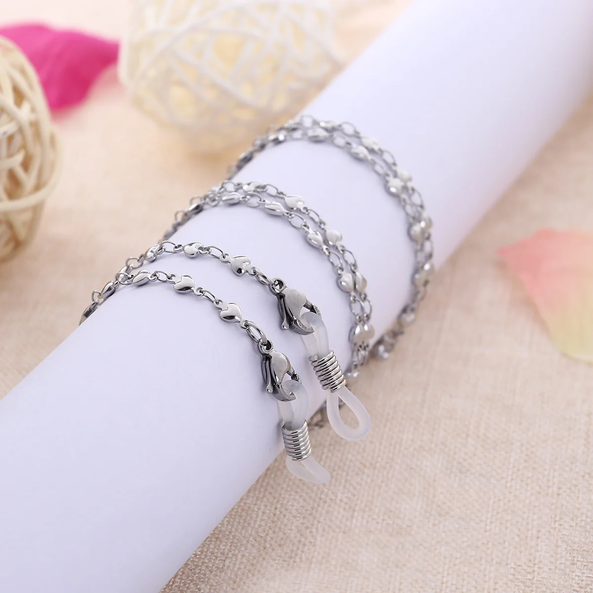 

Stylish Hearts Eyeglass Chain Stainless Steel Glasses Necklace for Outdoor Activities Secure Fit for Eyeglasses Sunglasses