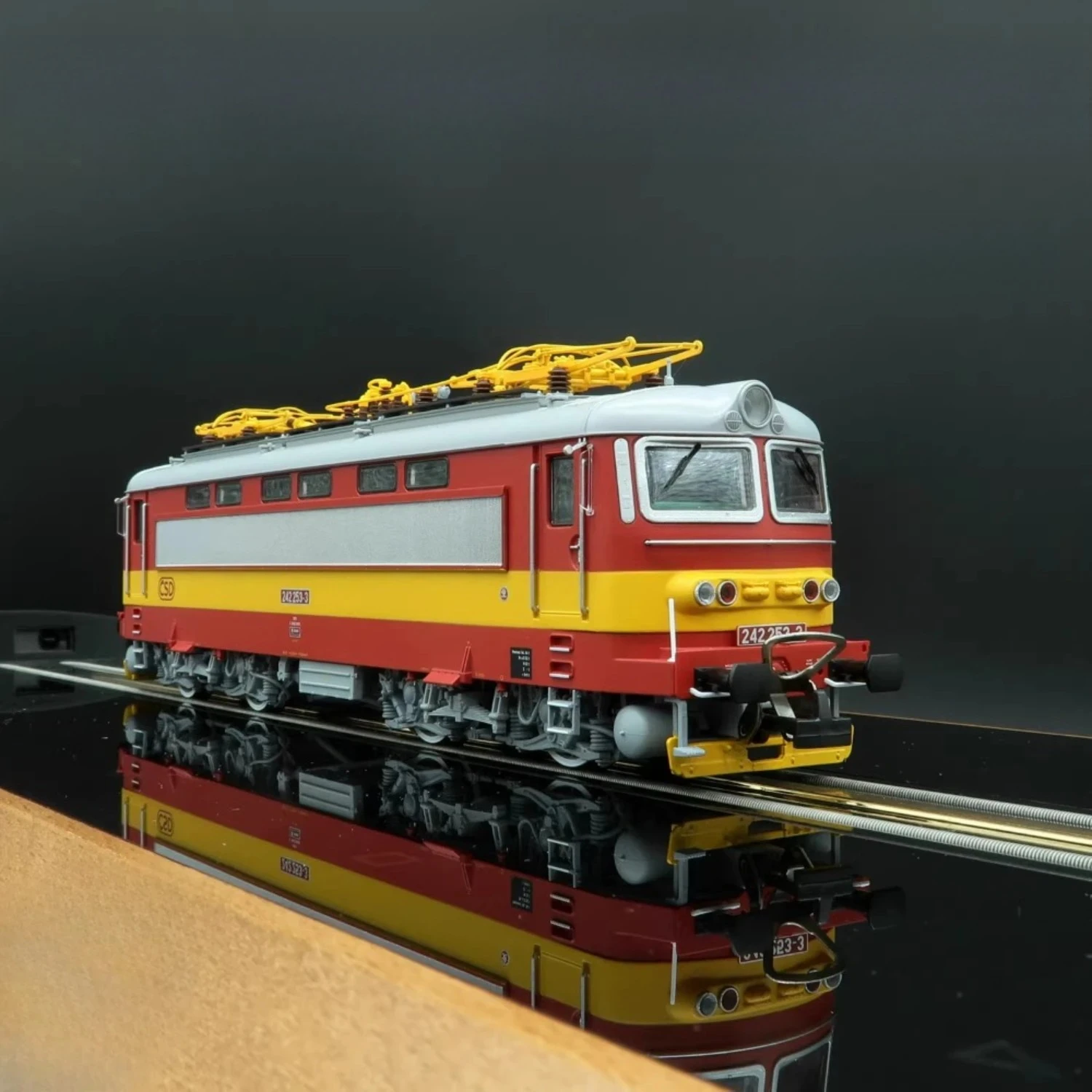 PIKO HO 1/87 Toy Train RH242 Electric Locomotive 90408 with Inspection Light Digital Sound Effects Model Train Boy Toy Gift