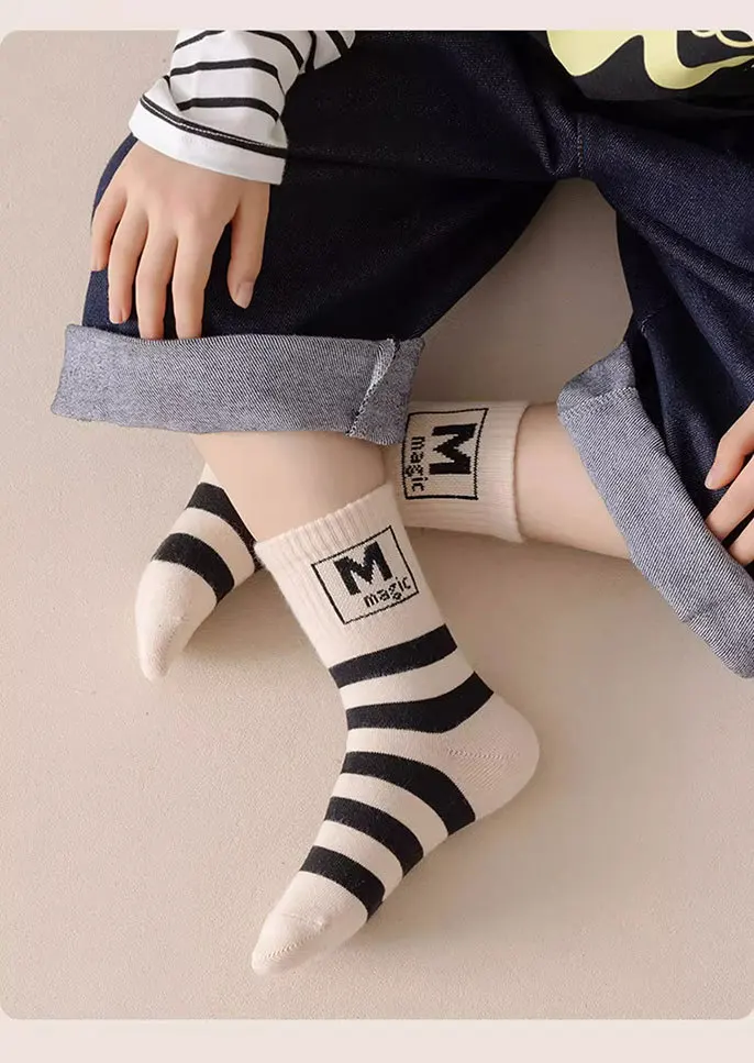 5 Paar Kindersocken Frühling Herbst Socken Kinder Jungen Baumwollsocken Baby Buchstaben Muster Mittlere Wadensocke – Detail 7