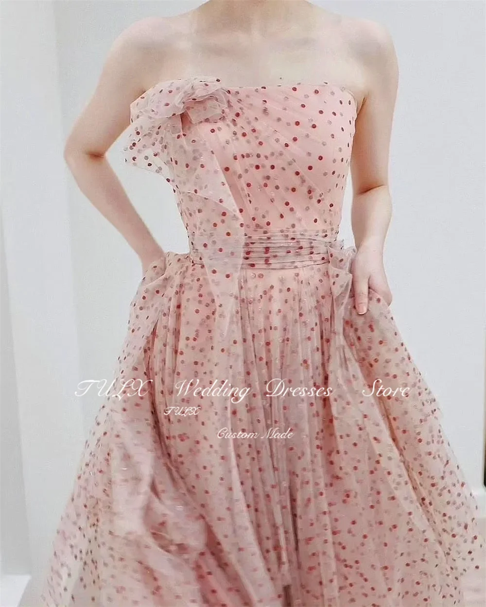 TULX シンプルなストラップレスイブニングドレスレッドドットチュールノースリーブパーティードレスロングティアード韓国結婚式の写真撮影ドレスカスタマイズ