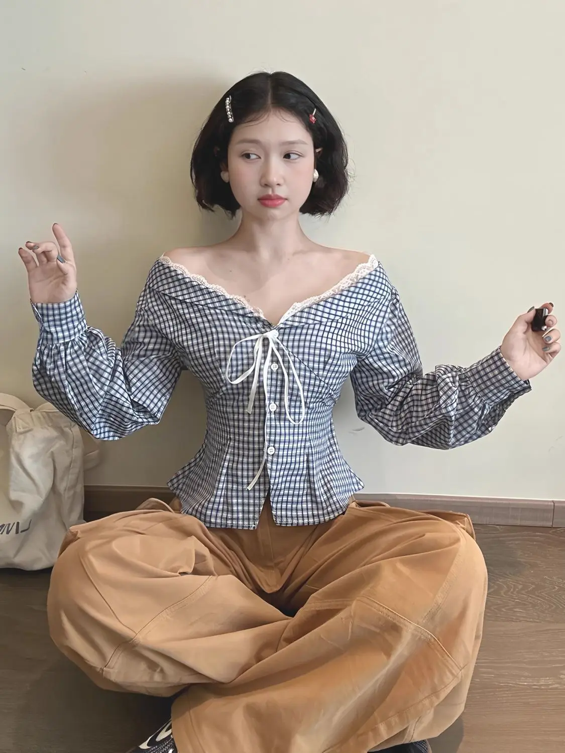 

Fashion Hot Girl Lace Splicing Long Sleeve Women Autumn One Shoulder Plaid Shirt Waist Up Slimming Short Top