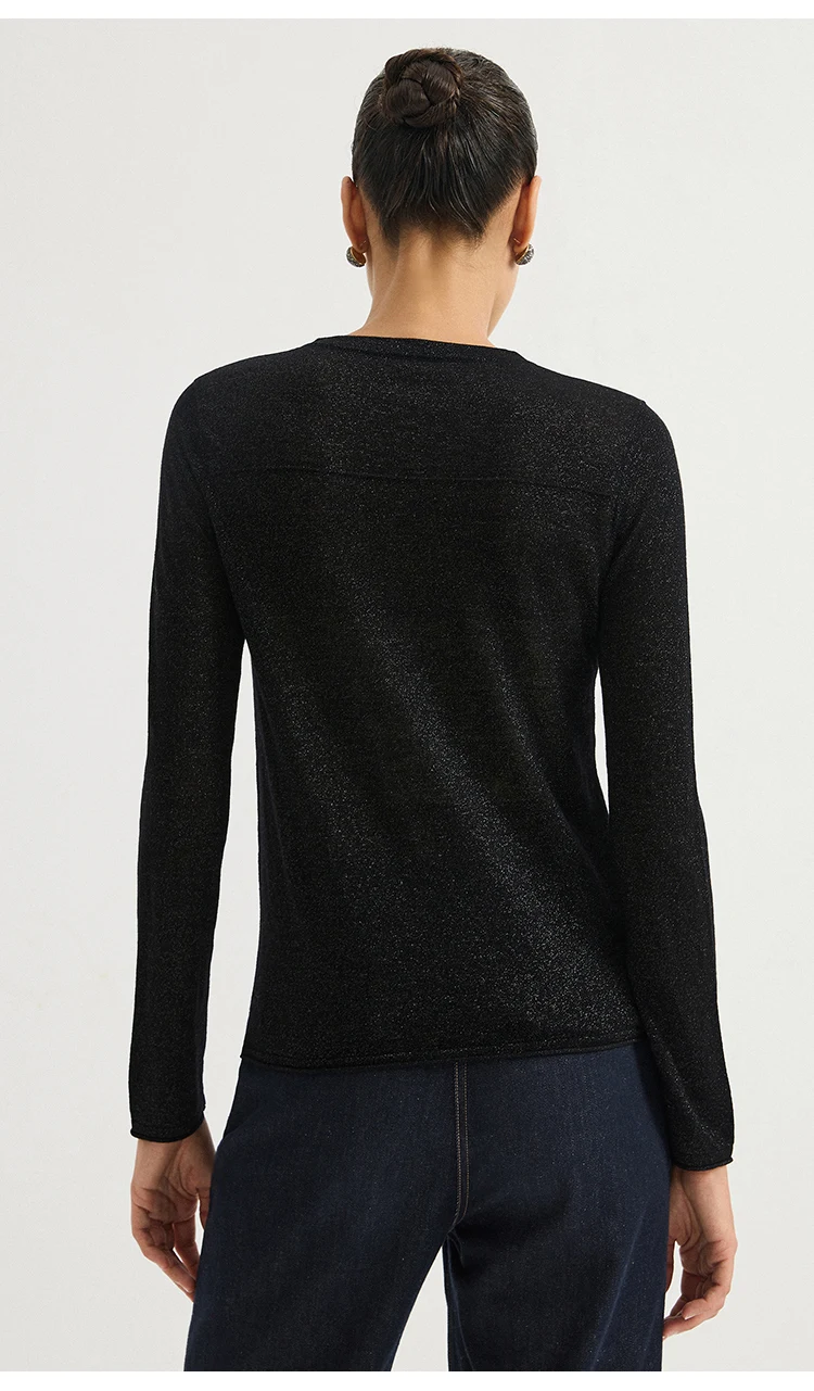 BY3621712 Damen-Pullover mit Rundhalsausschnitt aus Wollmischung mit Lurex-Strick, langen Ärmeln, zentralem Kettenverschluss vorne, schmaler Passform und metallischem Glanz für den frühen Herbst. – Detail 6