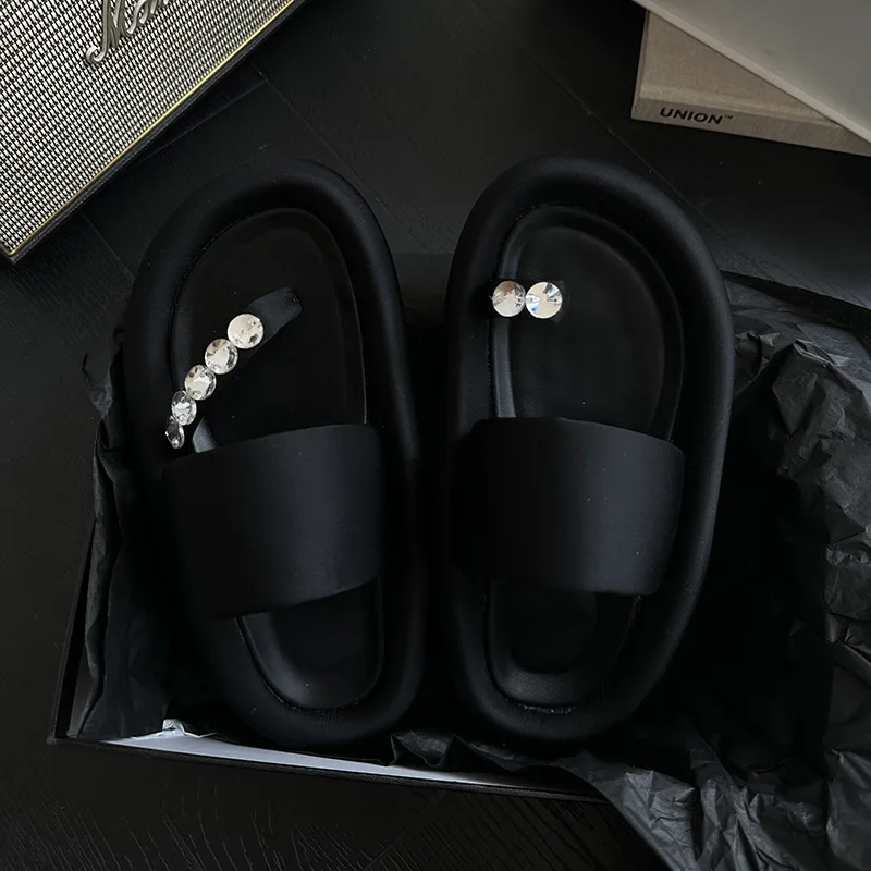 VERO EVA Korean Versatile Rhinestone Clamping Toe Fashion Women's Slide 2023 Spring/Summer New Irregular Mandarin Duck Slippers