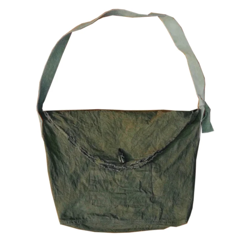 Tela fine crittografata di cotone, essiccata a mano, tinta vegetale, borsa postino, bicchiere di patate tinto, tinte di erba e erba, fibbia in corno di mucca