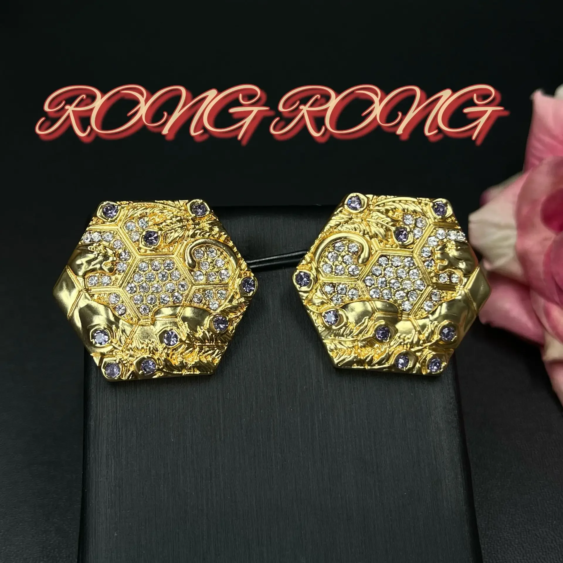 

Medieval Vintage Gold-plated Diamond-studded Earrings Retro High-end Gold Jewelry Classical Earrings