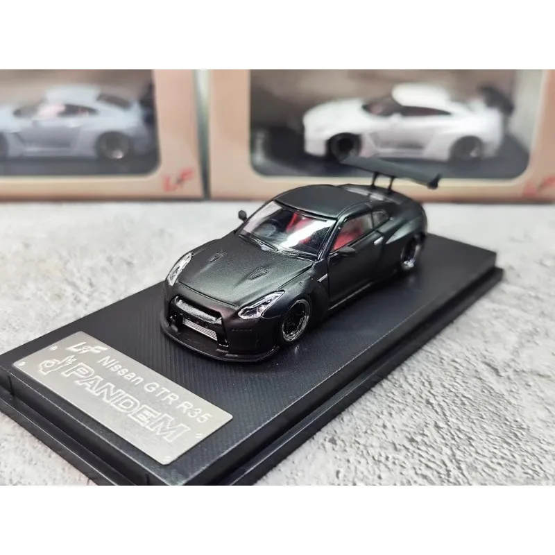 

Diecast LF 1/64 Scale Nissan GTR35 Ares Alloy Finished Automobile Model Collectible Toy Gift Display Ornament