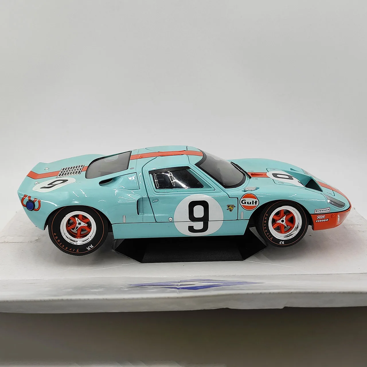 Diecast SOLIDO S 1:18 Scale Ford GT40 24 Hours of Le Mans 1968 Alloy Car Model Collectible Toy Gift Souvenir Display Ornament