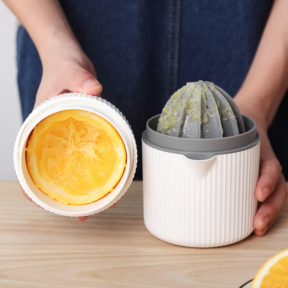 

Manual Fruit Squeezer Portable White Plastic Orange Lemon Juicer Hand Press Fruit Juicer Kitchen Manual Juice Maker for Travel