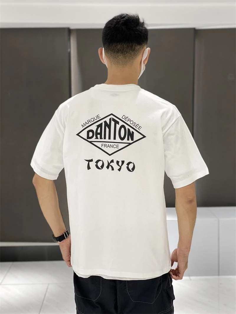 東京限定！ 日本トレンド QUCON DANTON TOKYO スモールラベルプリントラウンドネックカップルTシャツ 純綿半袖
