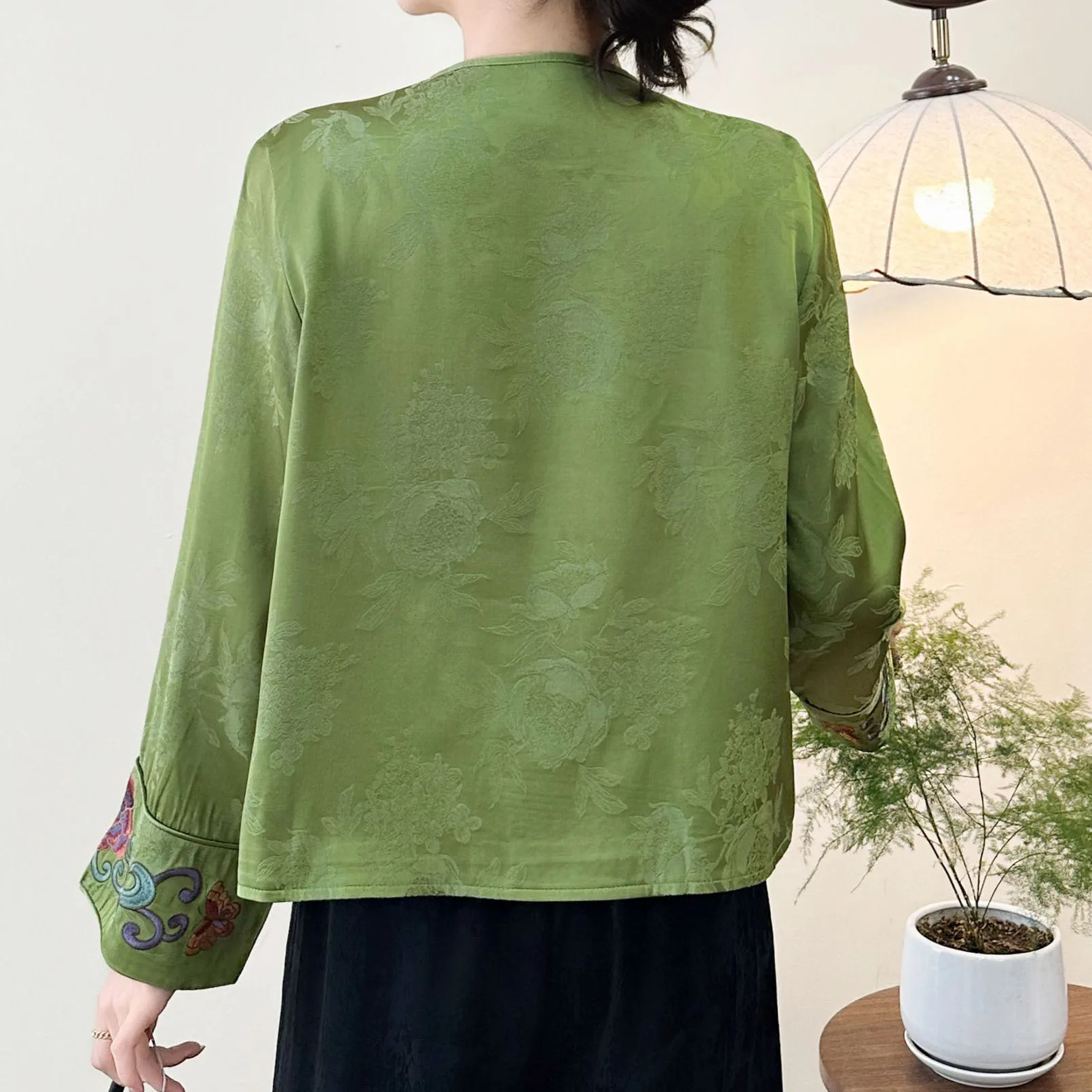Vintage Chinese Style Tangsit Clothes Elegant Womens Butterfly Embroidery Hanfu Jacket Round Collar Button Down Coat Outerwear