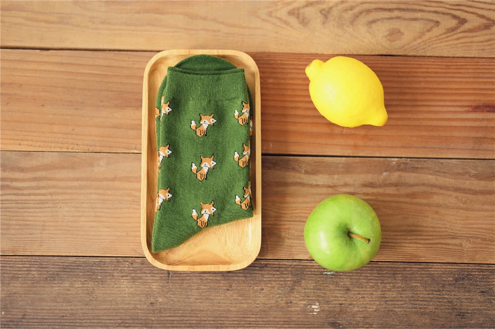 Niedliche grüne Harajuku-Socken mit lustigen Cartoon-Fuchs-Muster für Damen, schöne Geschenke für Sie, warme Baumwoll-Crew-Socken für Paare – Detail 3