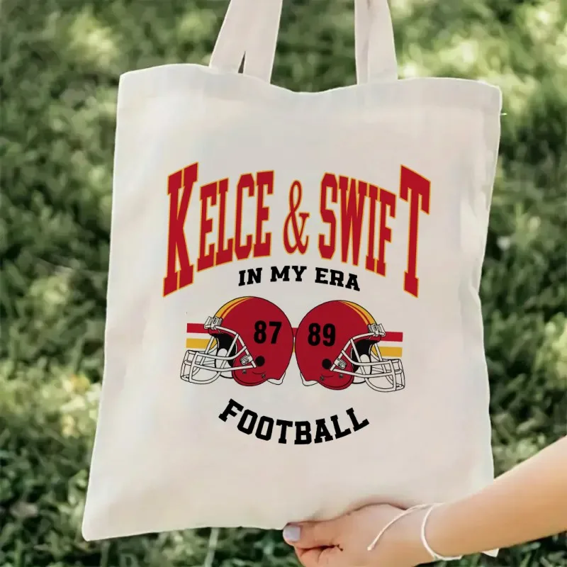 

Kelce and Swift in My Era Футбольные сумки-тоут с принтом Женские сумки на плечо Косметичка Холст Большая сумка для покупок Дорожная сумка