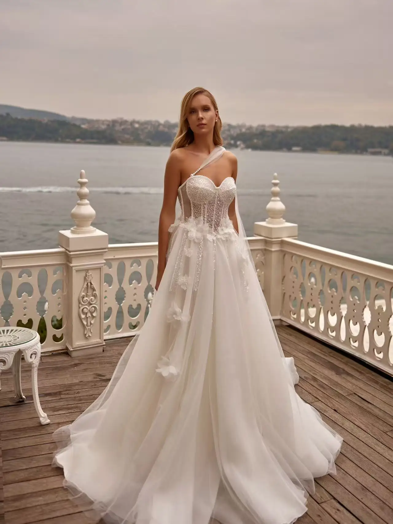 Luxury Lace Wedding Dress Strapless Sweetheart Bridal Gown A Line Corset Back Split Princess WeddingDress CustomVestido De Novia