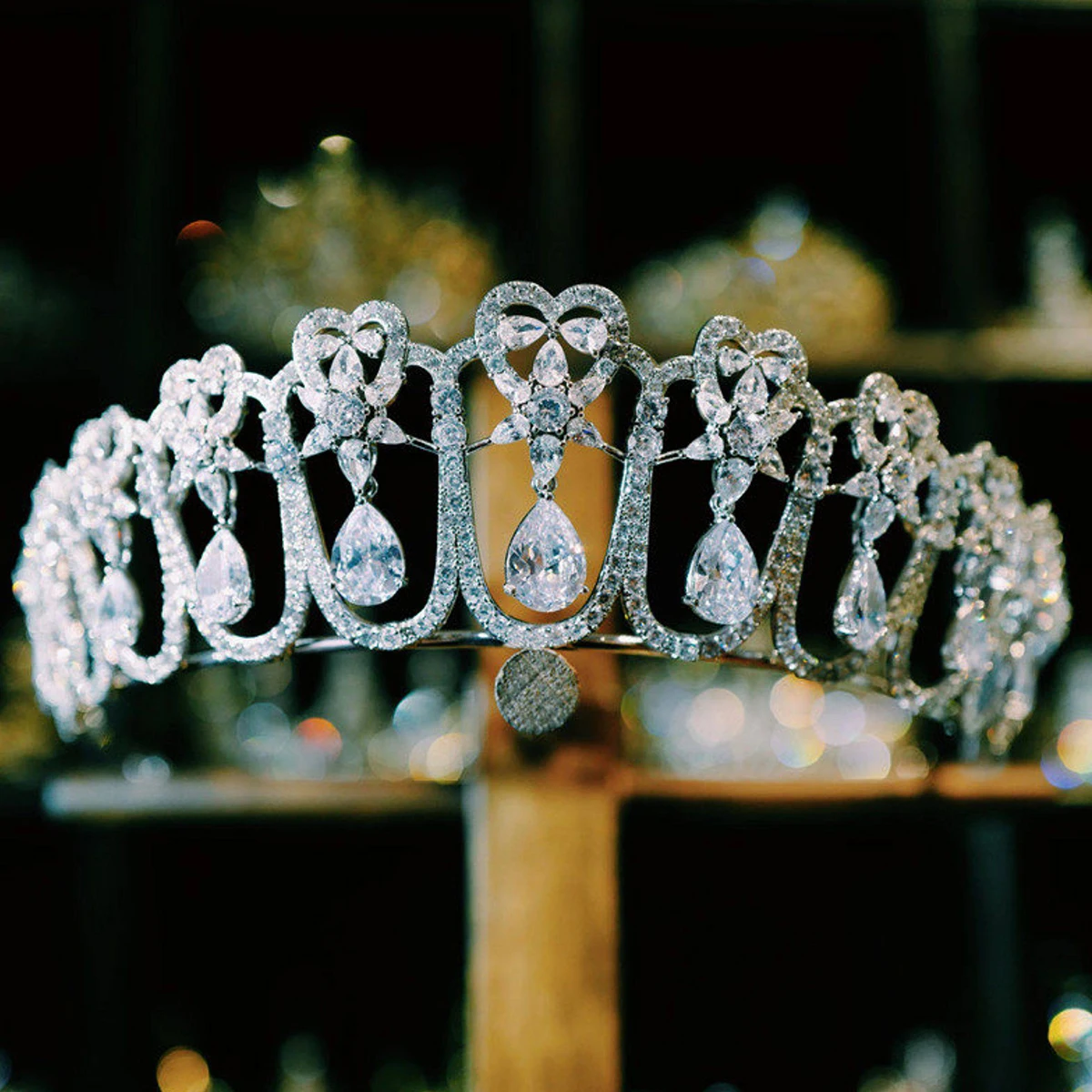 French Princess Cubic Hair Crown Headpiece High-End Heavy Workmanship Luxurious Bride Palace Queen Wedding Birthday Accessory