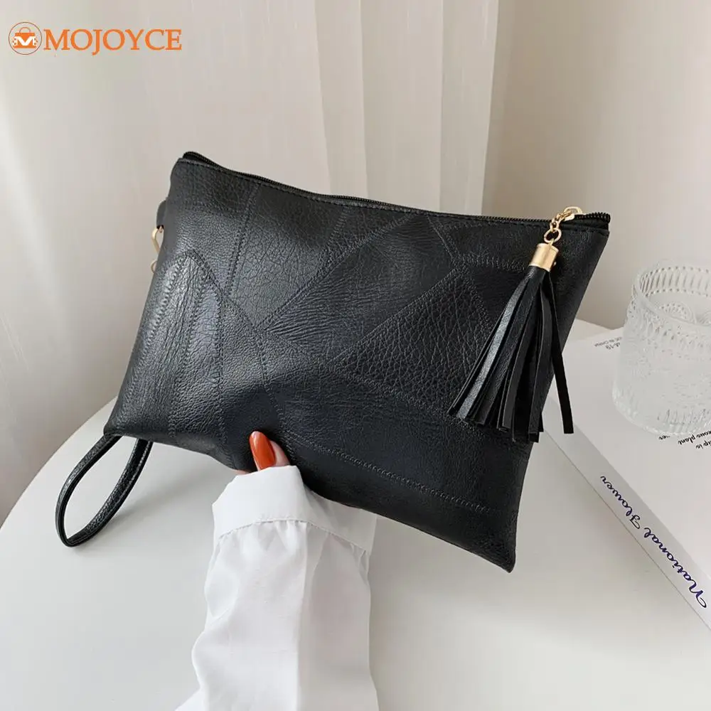 Ladies Tassel Square Wristlet Bags PU Leather Retro Designer Clutch Bag High Quality Phone Purses Women Solid Color Envelope Bag