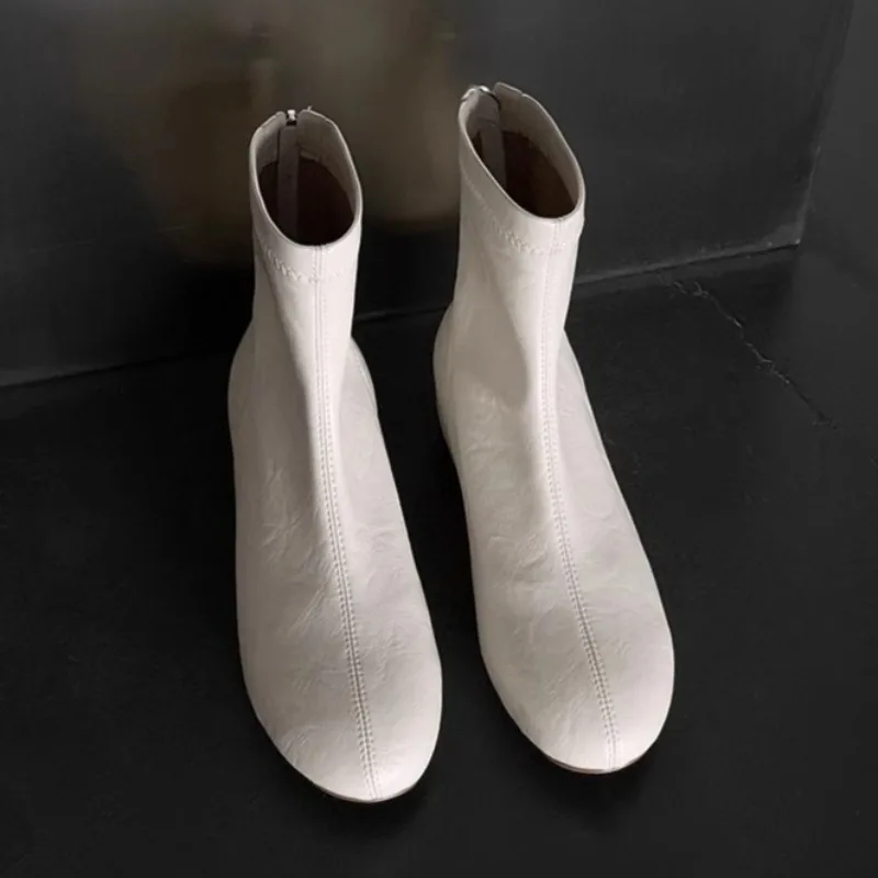 

Women Flats Short Boots Winter Fashion Leather Woman Shoes 2025 Designer Chelsea Elegant Ankle Boots Cozy Designer Zapatos Mujer