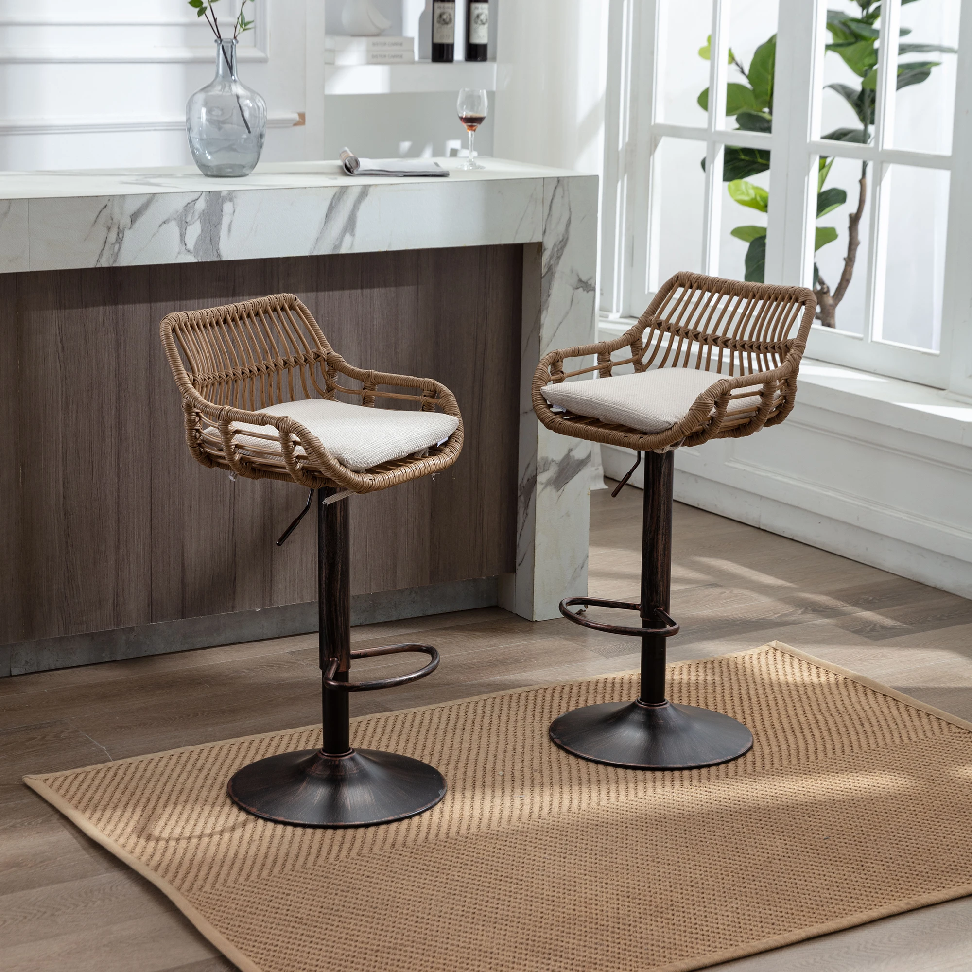Ensemble de chaises de bar modernes pour cuisine et jardin, avec tabourets à pieds hauts, chaises de bar d'extérieur incluant deux chaises réglables et un tabouret.
