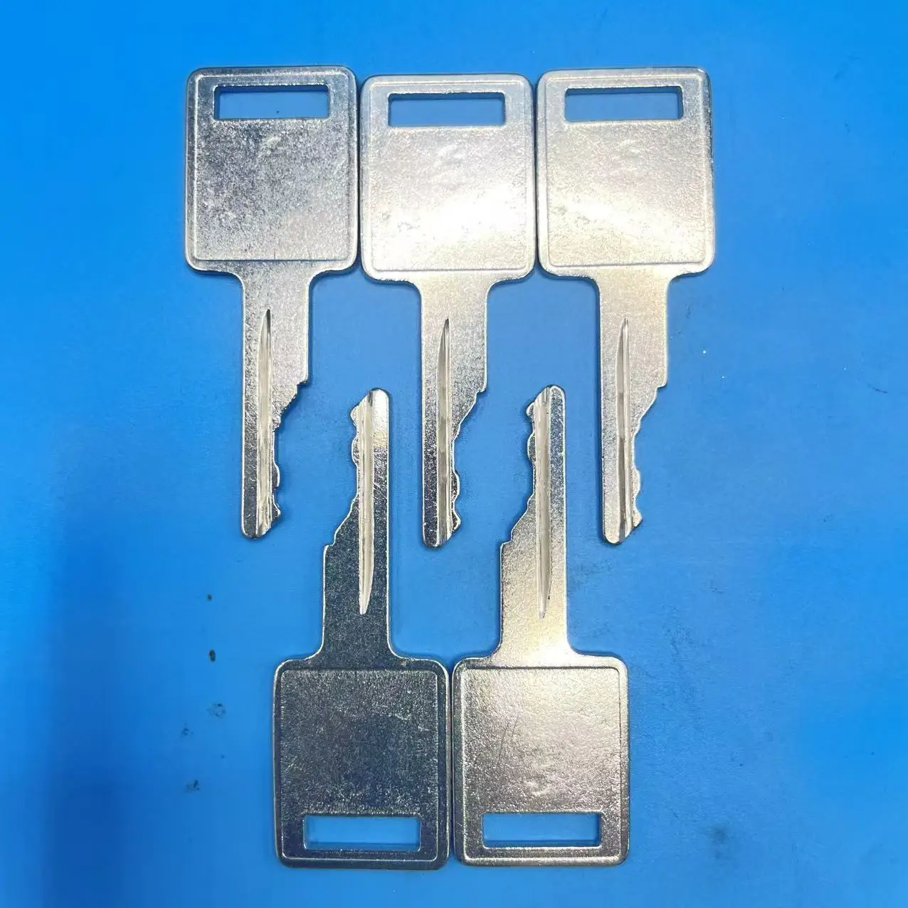 1/5/10PCS D250 Ignition Key For D250 SkidSteer Loaders and Mini Excavators 6693241