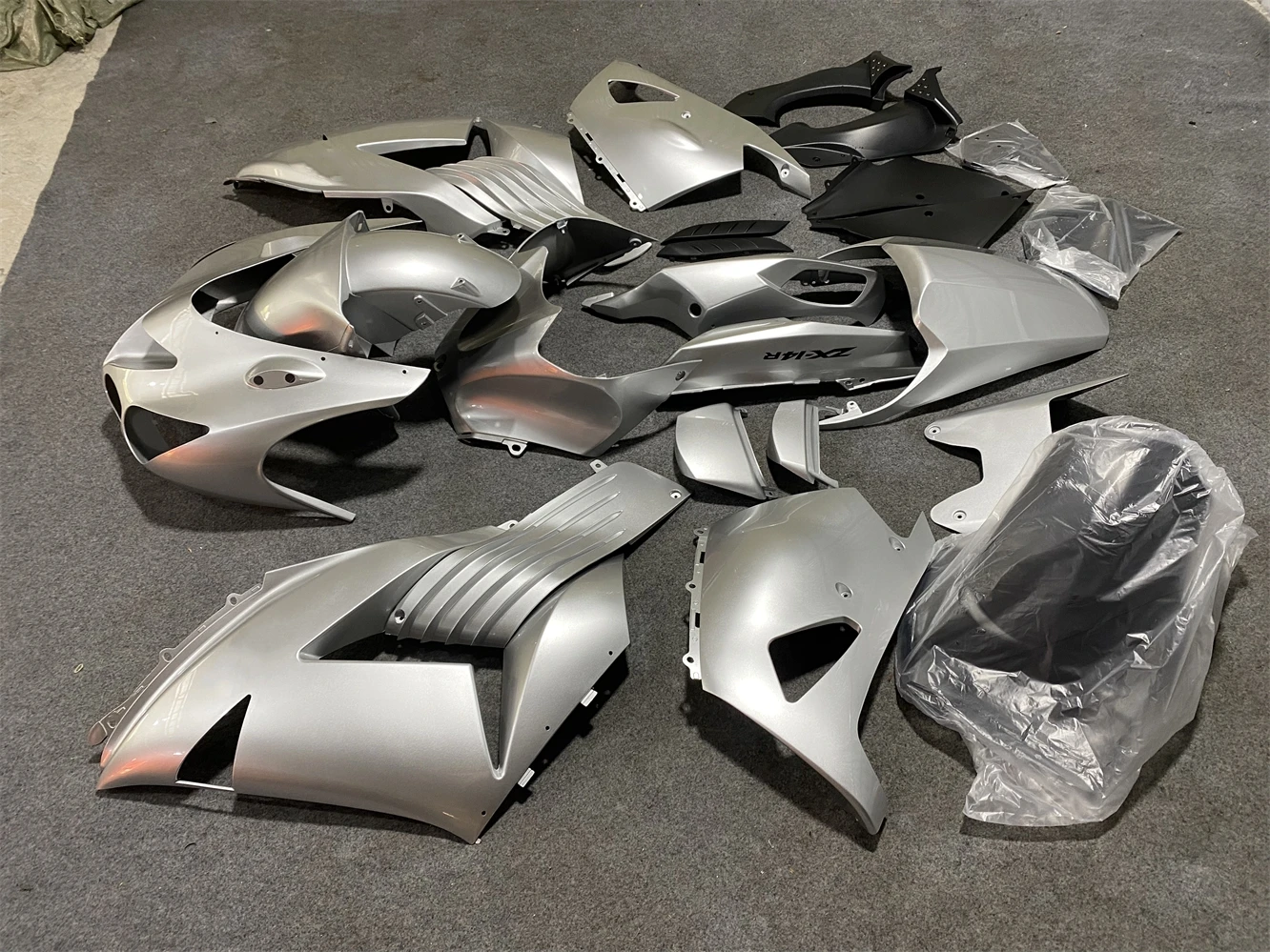 Motorcycle Fairing Kit Suitable for Kawasaki ZX-14R 06-11 Year ZZR1400 14R 2006 2007 2008 2009 2010 2011 Fairing Silver