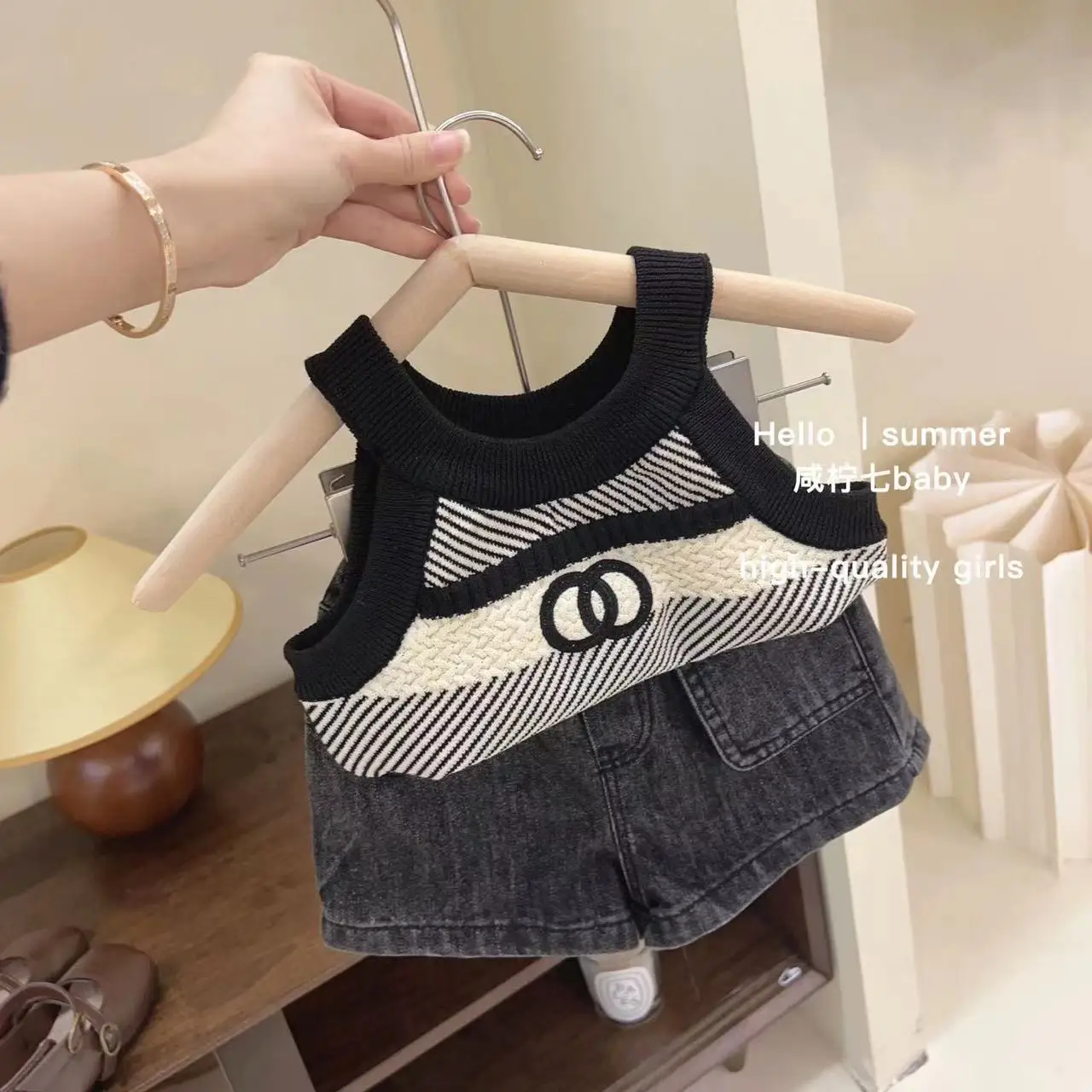 Girls Summer Set 2024 New Girl Baby Fashion Sleeveless Top Children's Western style Denim Shorts Two-piece Set Kids Outfits