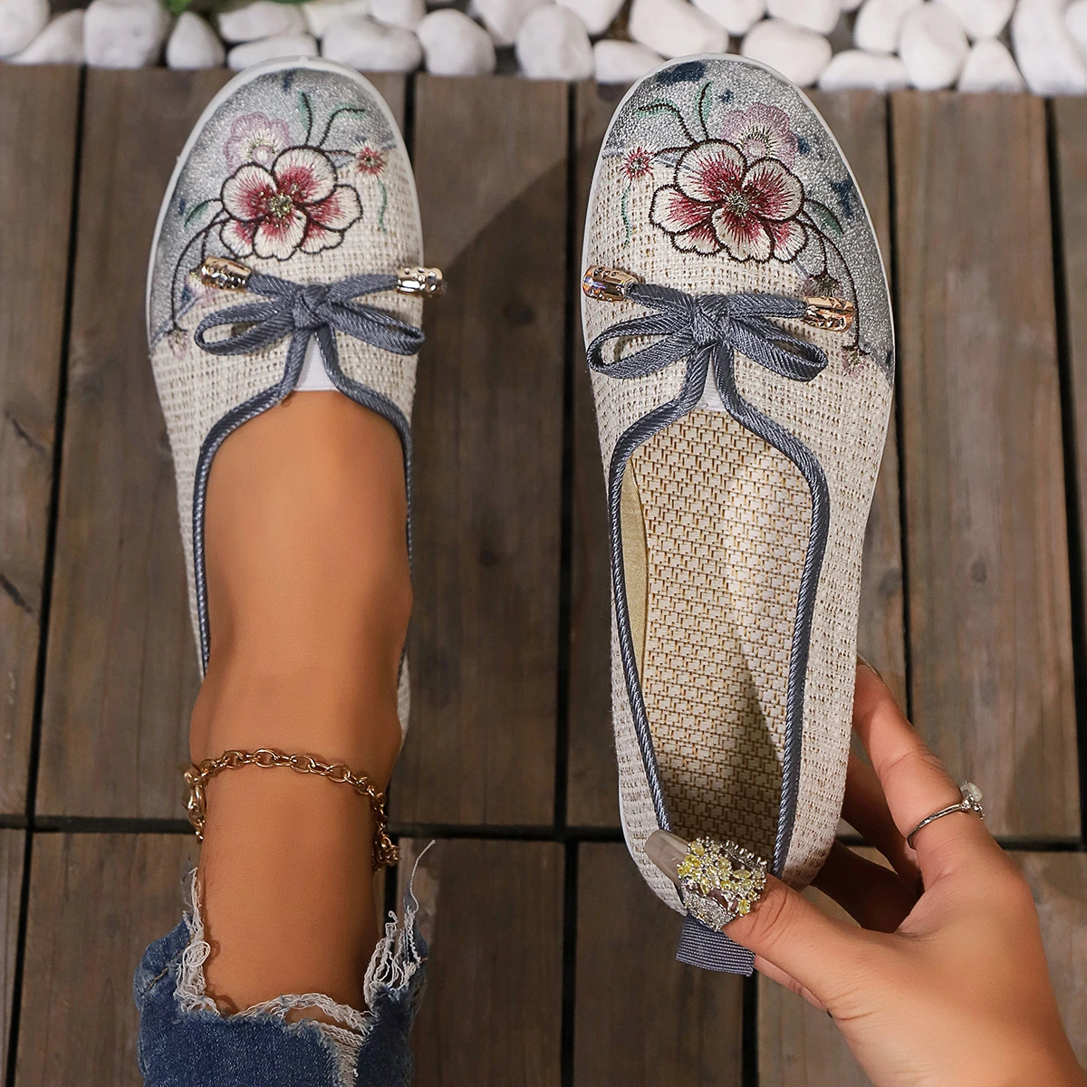 Summer cloth shoes, new style, net shoes, flat bottom, hollow, Hanfu shoes, casual, breathable, ancient style, embroidered shoes