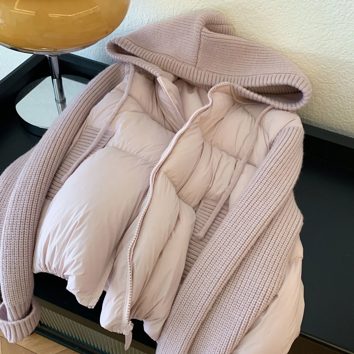 

Розовая вязаная шапка-бини из хлопка, унисекс, осенне-зимняя, уникальная, свободная, омолаживающая, с дизайнерским кройом и вставками