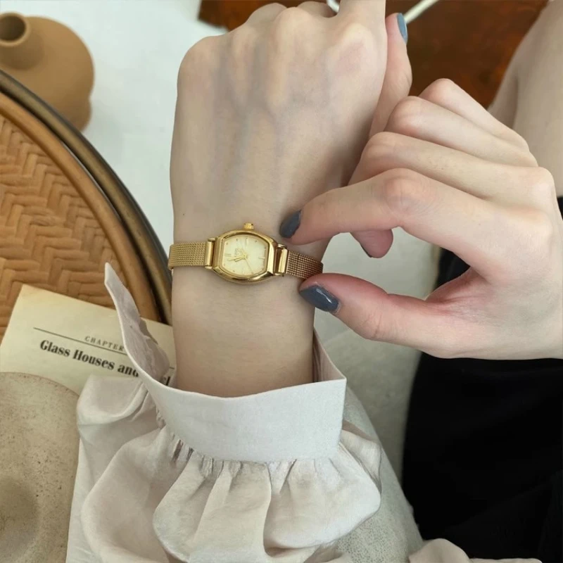 2025 Vintage Luxury Elegant Women's Watches Stainless Steel Waterproof Japanese Movement Quartz Watch Simple Small Gold Watch