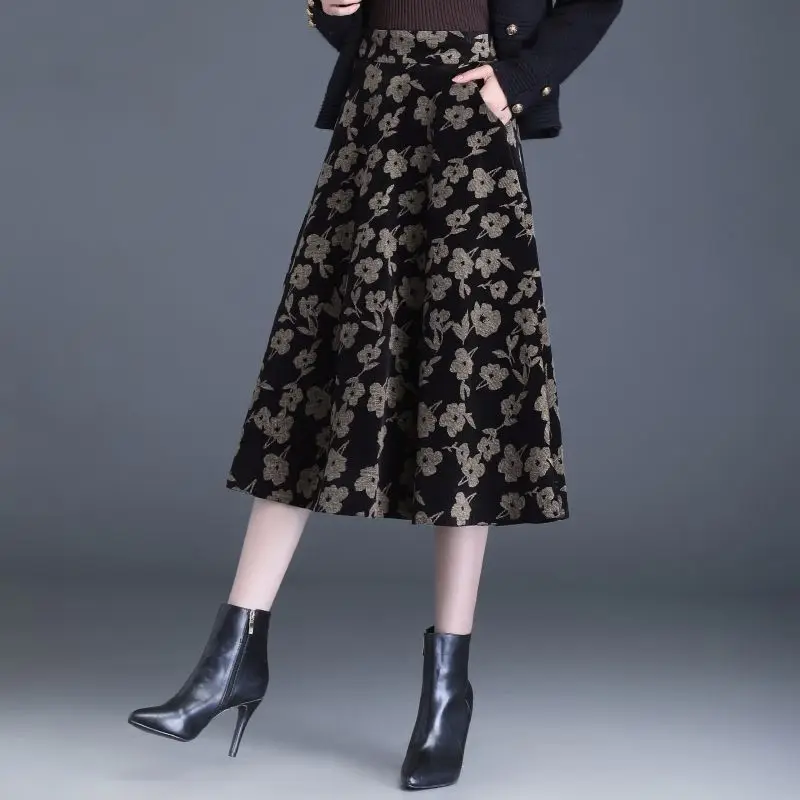 

Spring Autumn New Elegant Black Floral A-Line Skirt