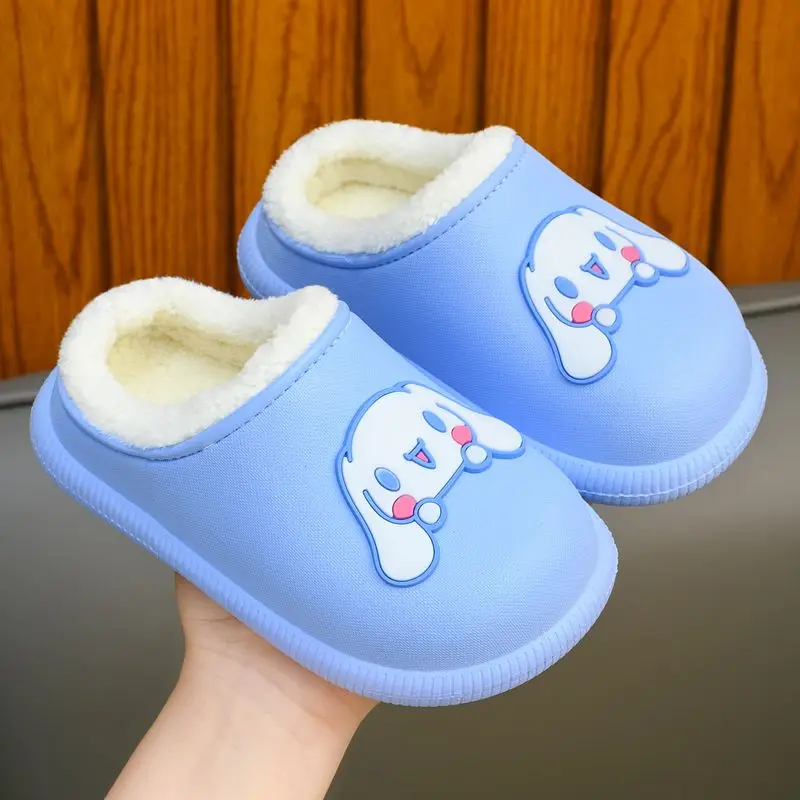 Sandal anak perempuan Sanrio di musim dingin di luar tahan air termasuk sepatu katun tumit sepatu dalam ruangan anak Cinnamoroll My Melody