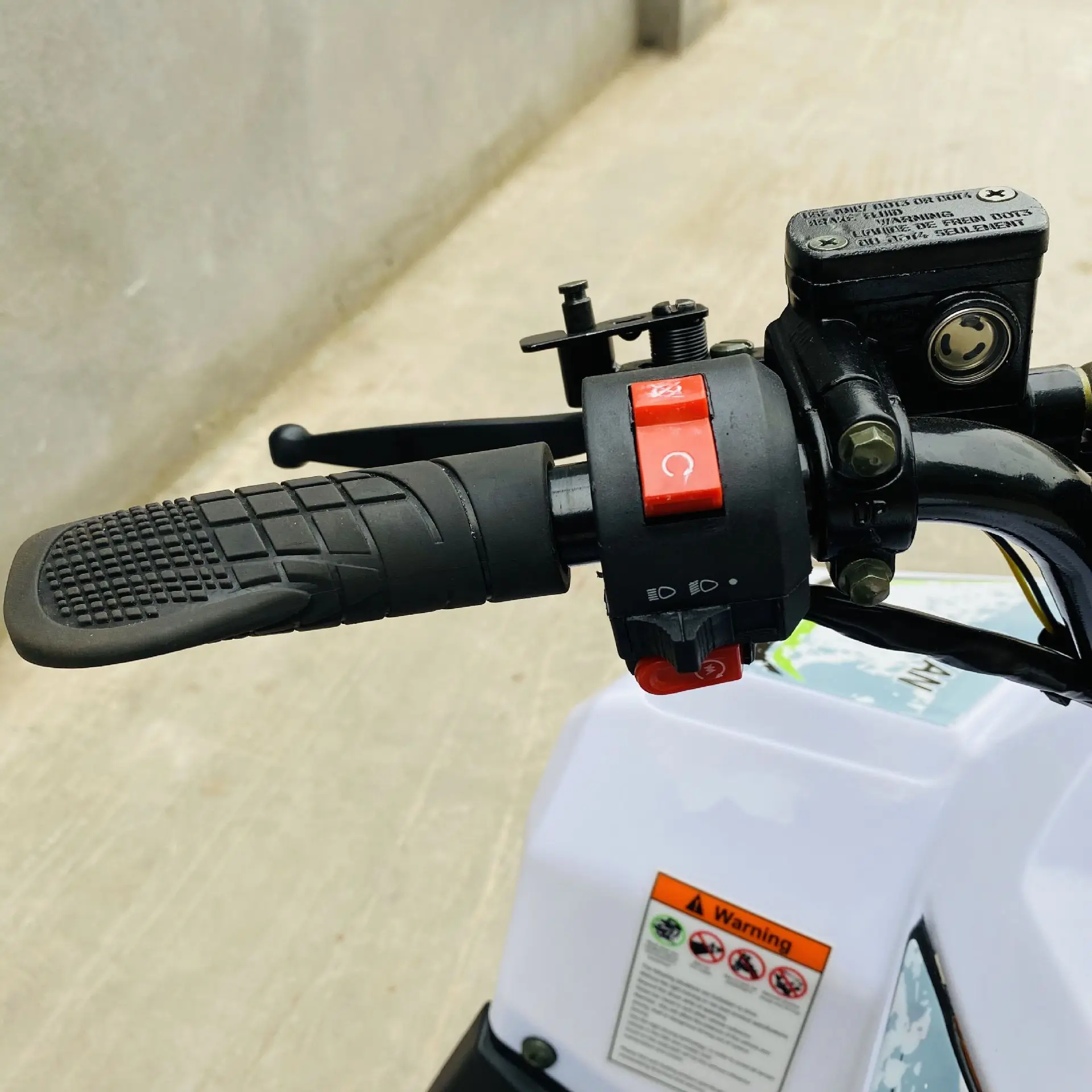 HL-GS-04 Beginner-friendly Snowmobile Smooth Handling Snow Rides Long-lasting Snowmobile Build Tough All-terrain Construction