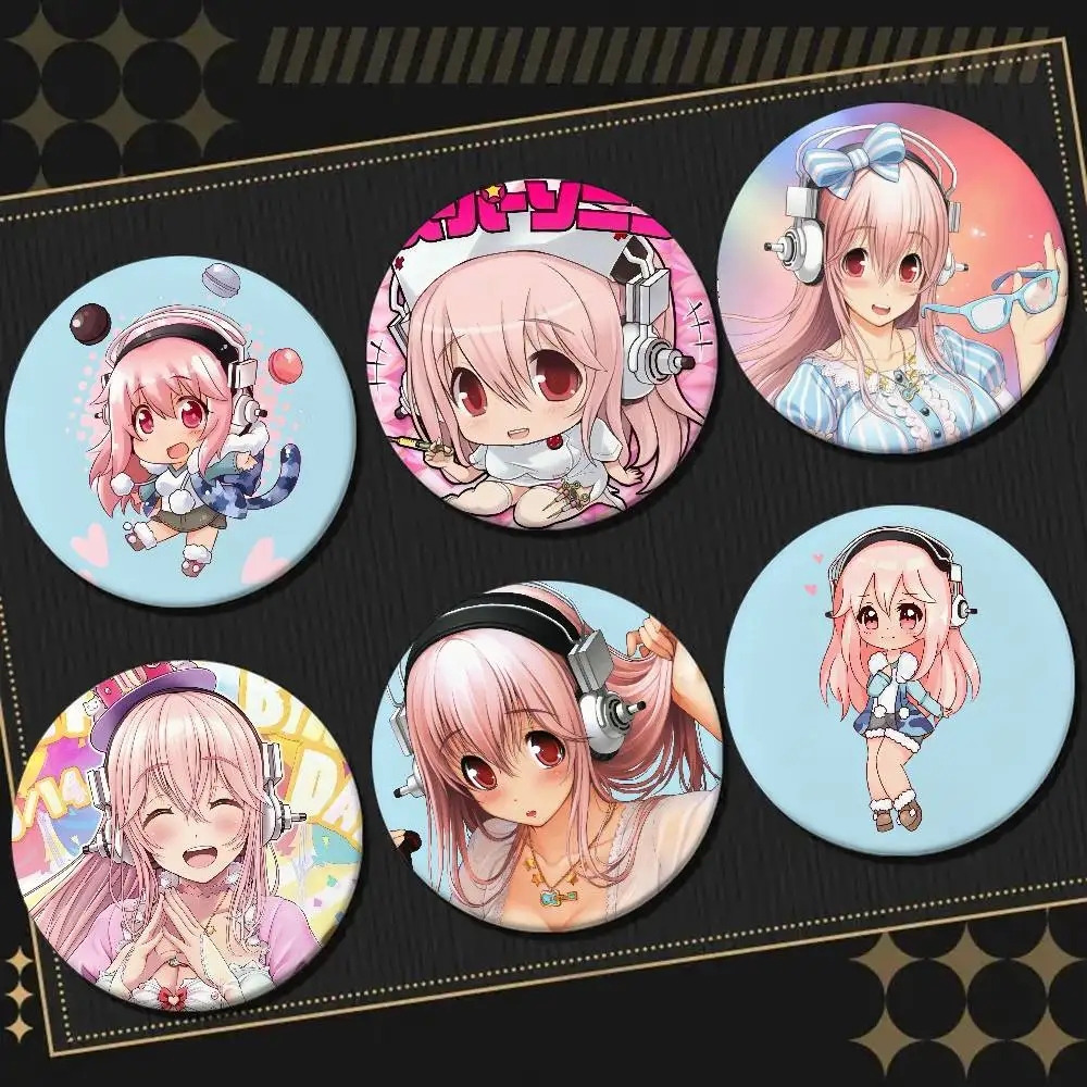 Anime Super Sonico Anime Abzeichen Pins Anstecknadeln Hut Pins Broschen Geschenke Dekor Rucksäcke