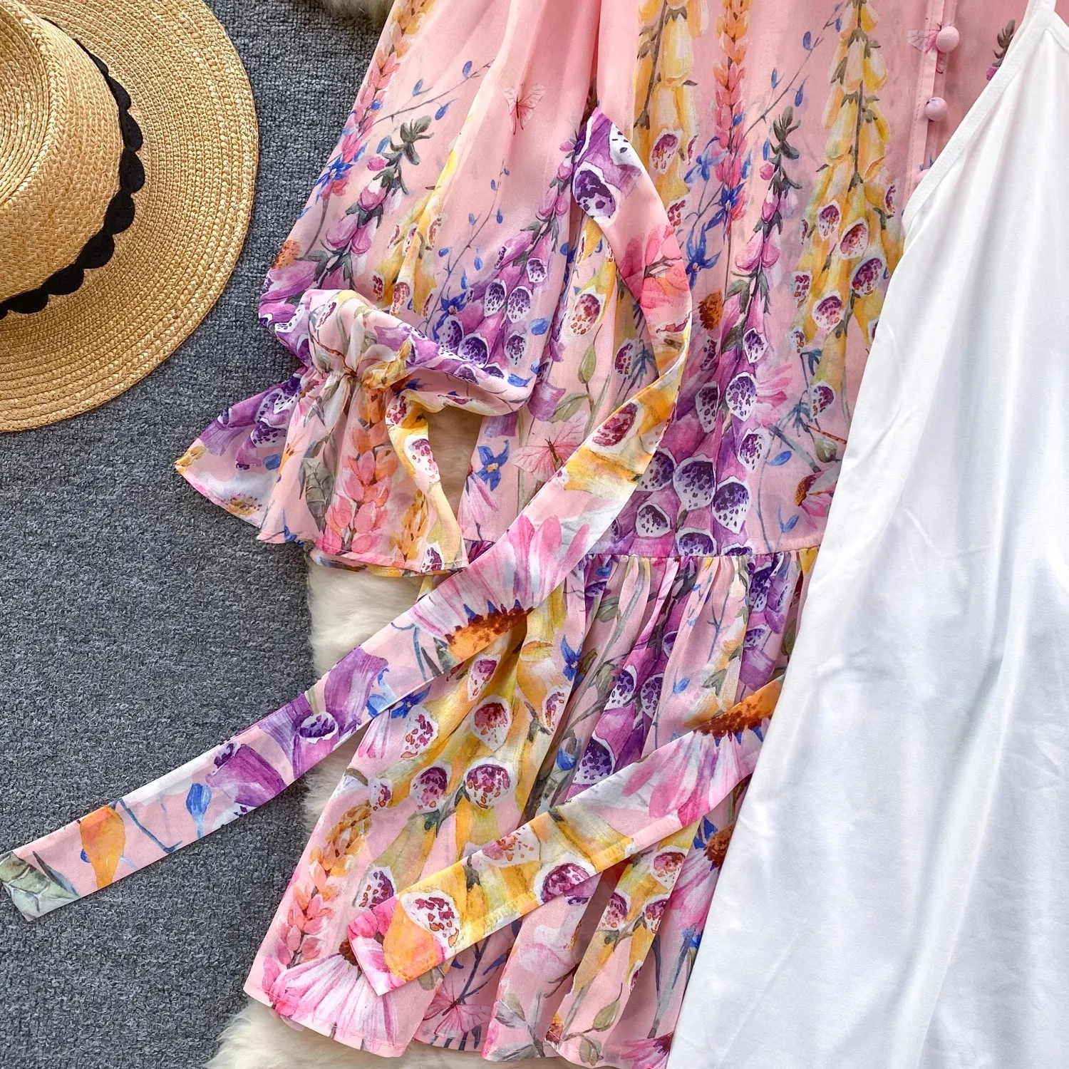 Sommer Landebahn wunderschöne Blume Chiffon Rüschen Mini kleid Frauen tief V-Ausschnitt Flare Ärmel Blumen druck Boho Robe Vestidos 6240