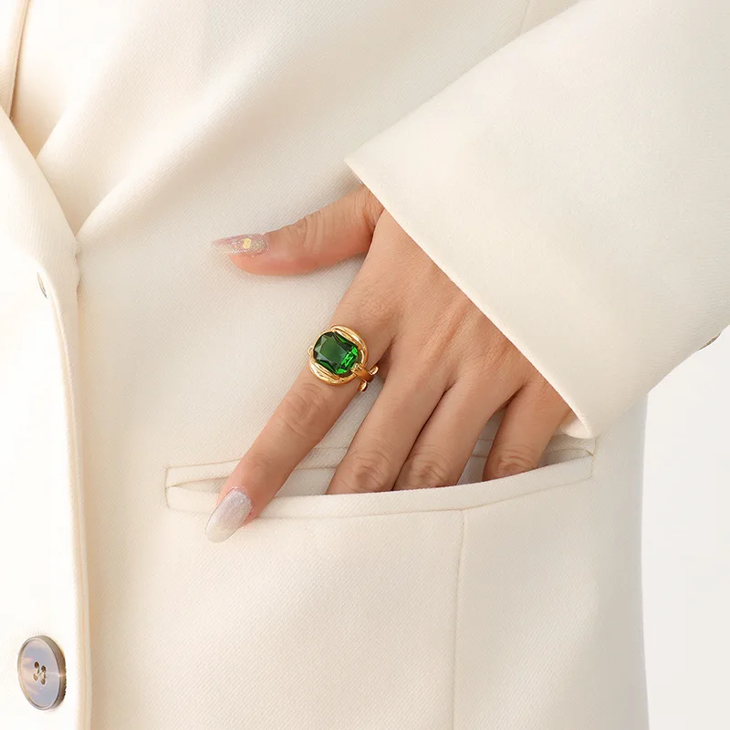 Vintage Stainless Steel For Women Green Crystal Ring Delicate Shiny Gold Plated Ring Fashion Feminine Jewelry 2023