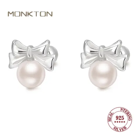 Monkton 999 실버 화이트 담수 진주 귀걸이 여성을위한 로듐 도금 활 귀걸이 여성 리본 스터드 귀걸이 쥬얼리 선물