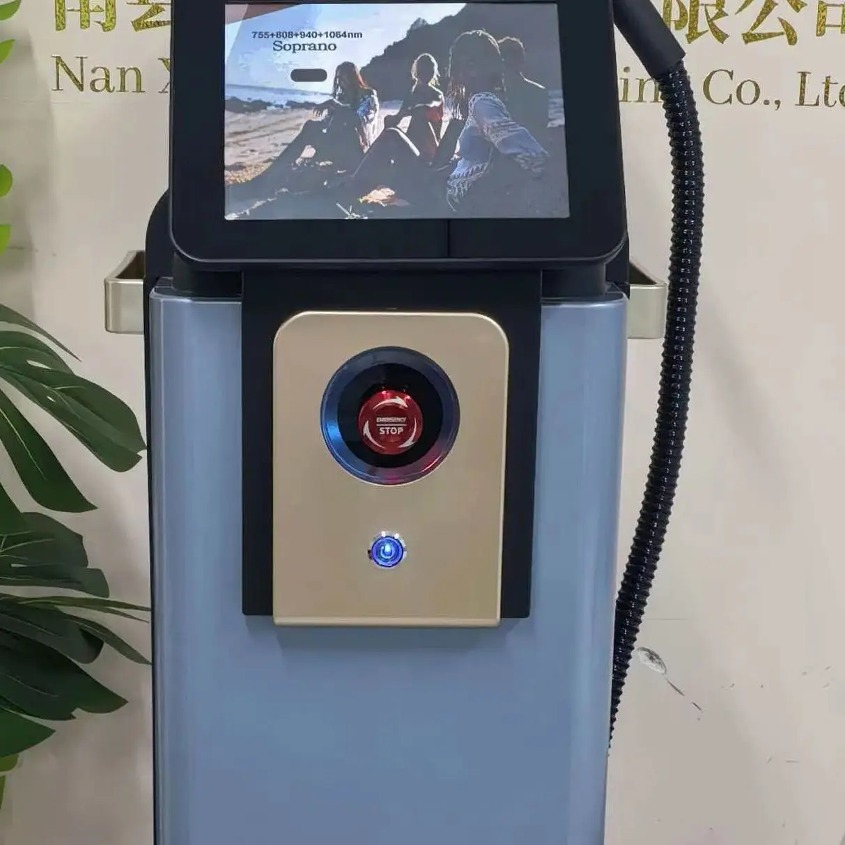 755nm  FAC Collimation Ice Diode Laser Hair Removal 4 Wavelengths  Pico Tattoo Removal Machine  Cooling System Foldable Touch