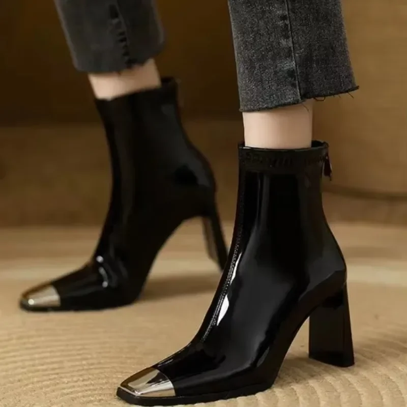 

Women's Patent Leather Ankle Boots Thick Heel Anti-slip Back Zipper High Heel Boots Sexy Metal Toe Fashion Leisure Botas Mujer