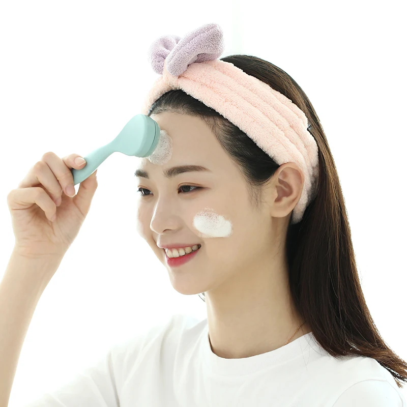 ซิลิโคนแปรงทําความสะอาดผิวหน้านวดหน้านุ่มแปรงซักผ้า Blackhead Remover