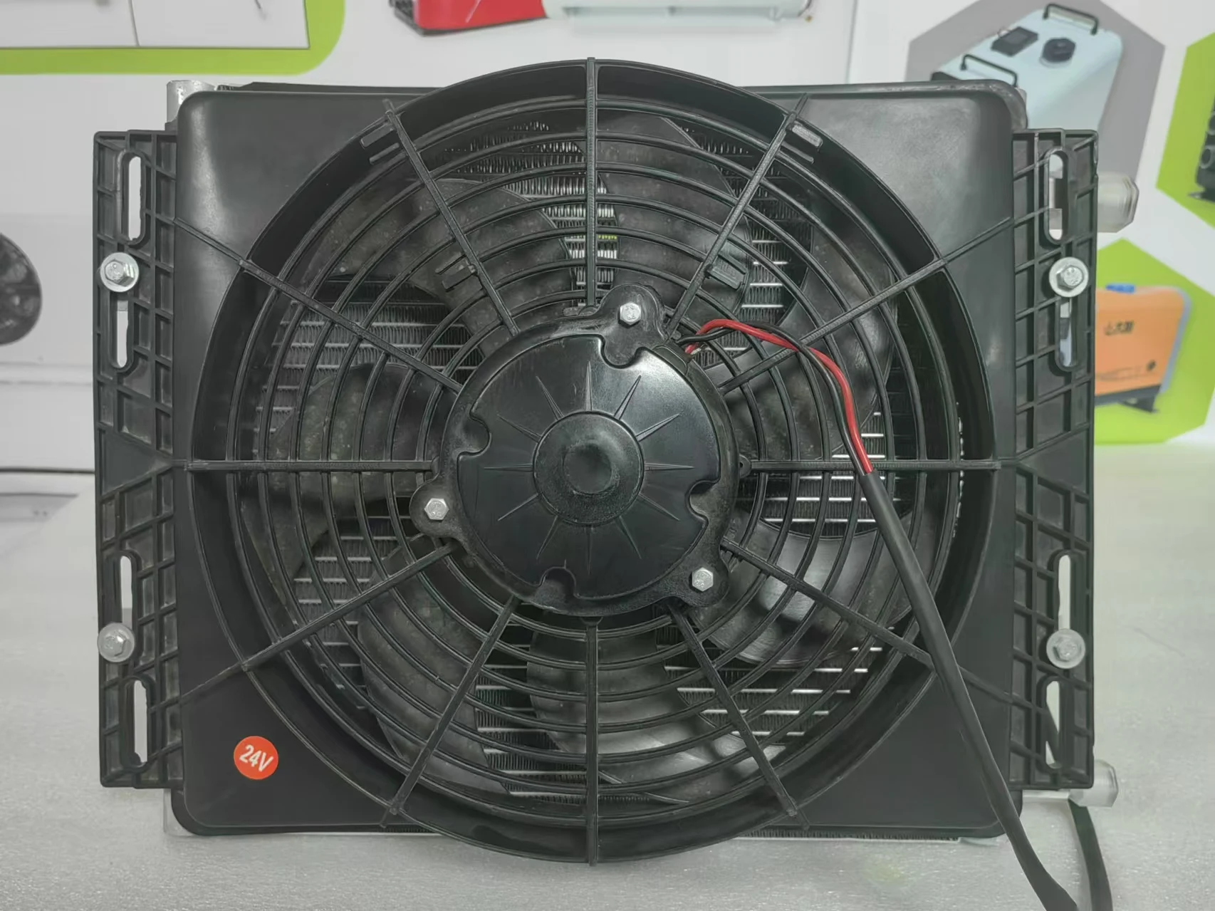 24 فولت صغير 12 فولت السيارات تكييف الهواء المحمولة Parkin تيار مستمر مكيف الهواء أنظمة تكييف الهواء للسيارة العالمية #4